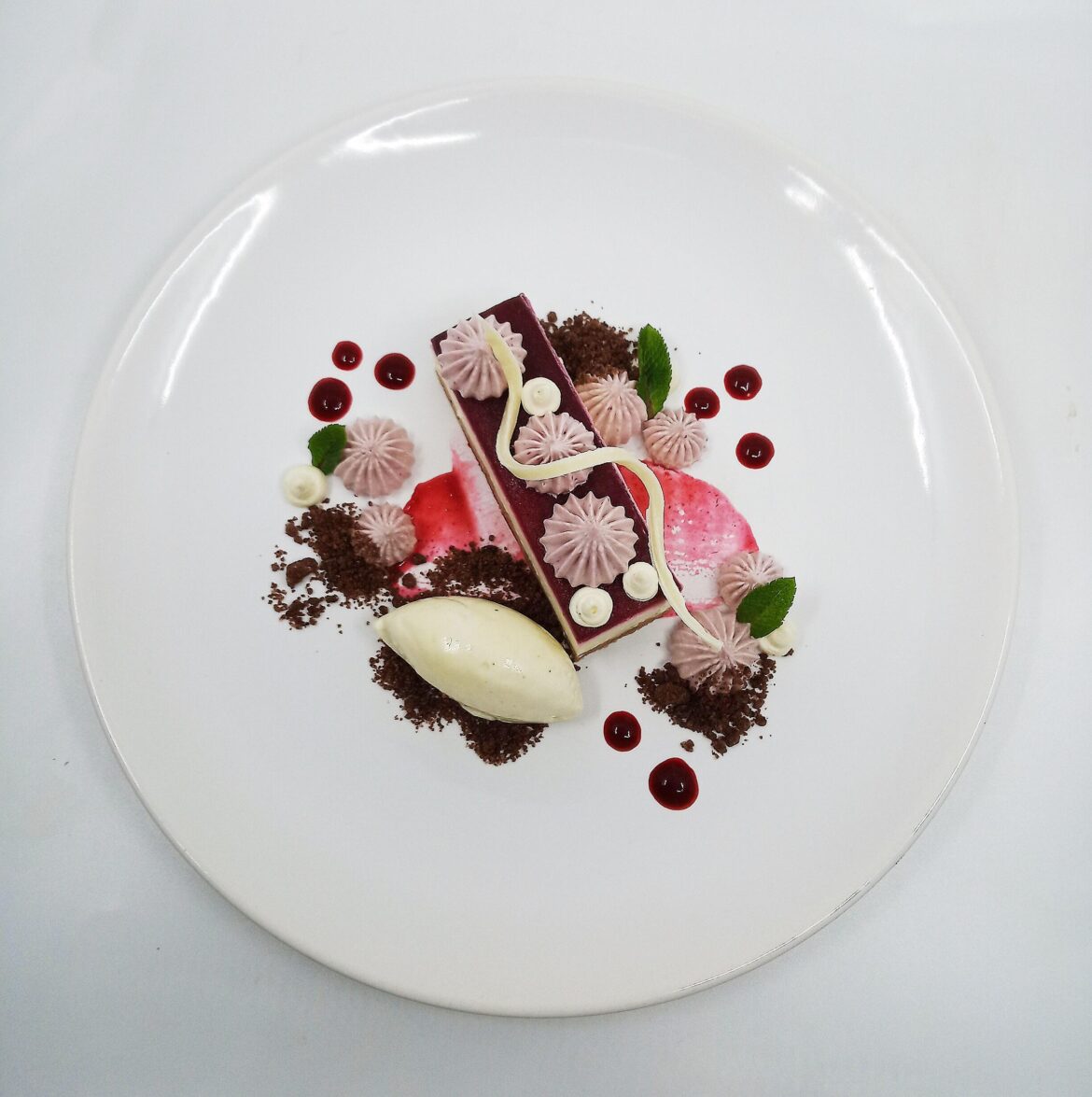 White chocolate cheesecake tarragon cremeux blackberry cremeux blackberry gel tarragon ice-cream chocolate crumble - version 2