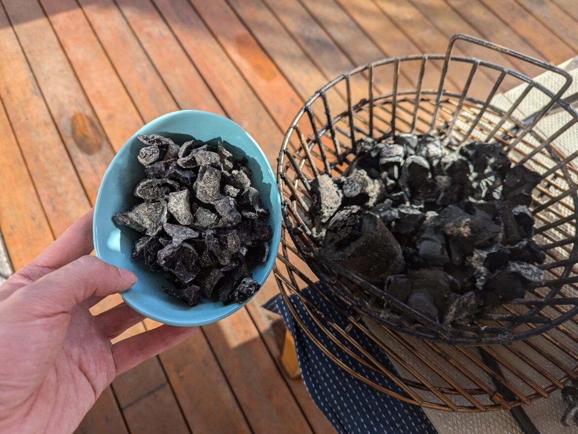 Charcoal crumps Charcoal crumps