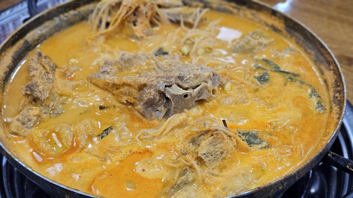 one of the best pork bone stew in mapo, seoul