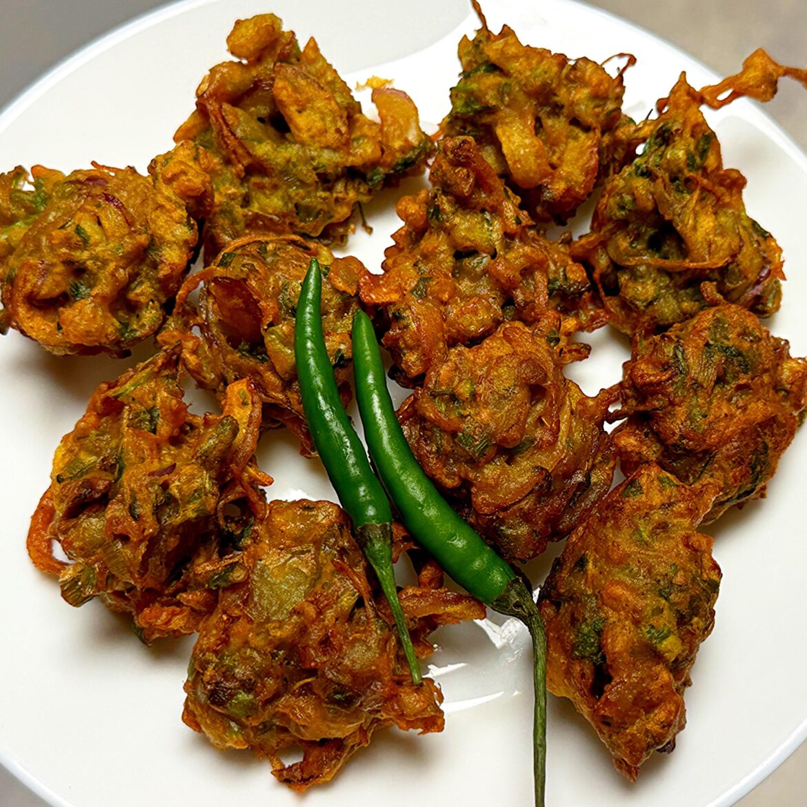 Spring onions fritters - Kanda paat bhaji