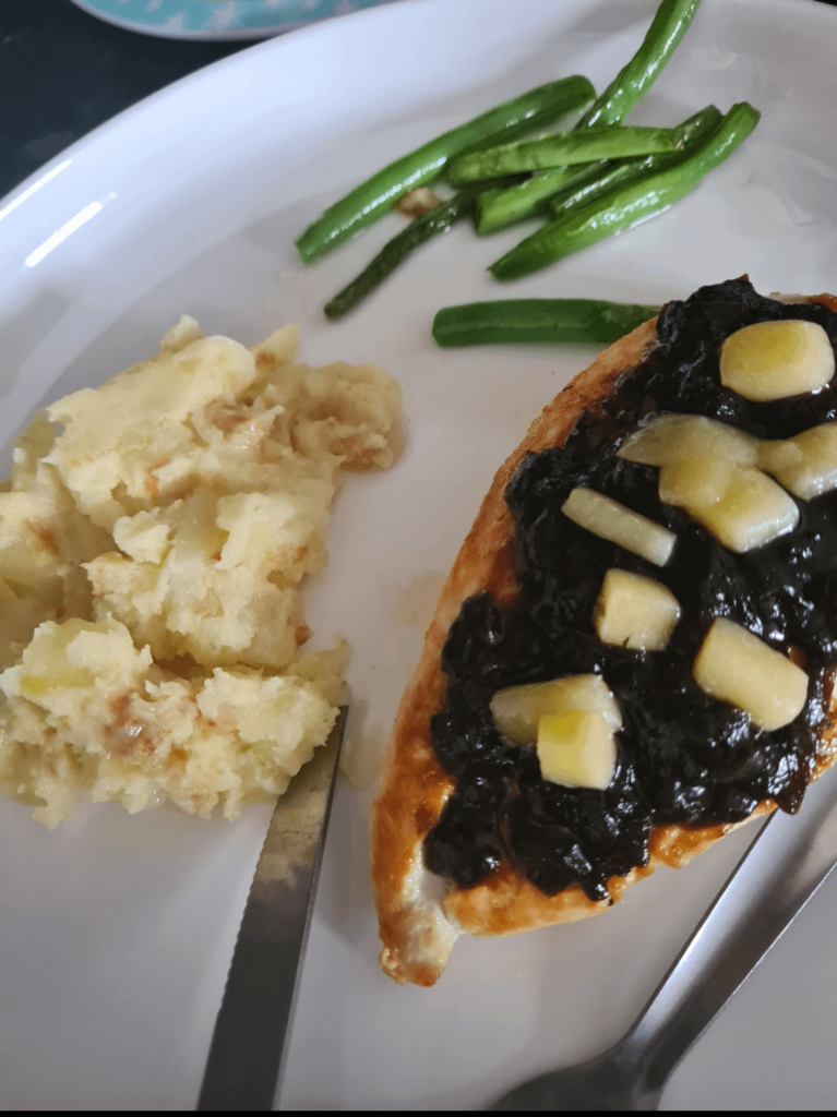 Cheese and caramelised onion chicken