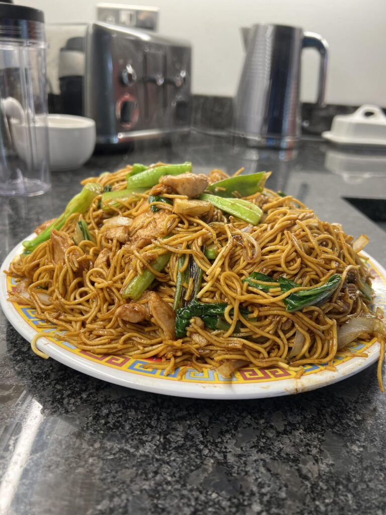 [homemade] Chicken Chow Mein with thin egg noodles