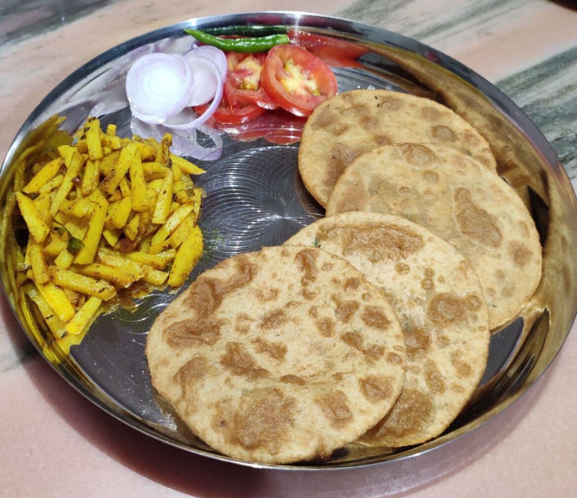 Paneer capsicum puri