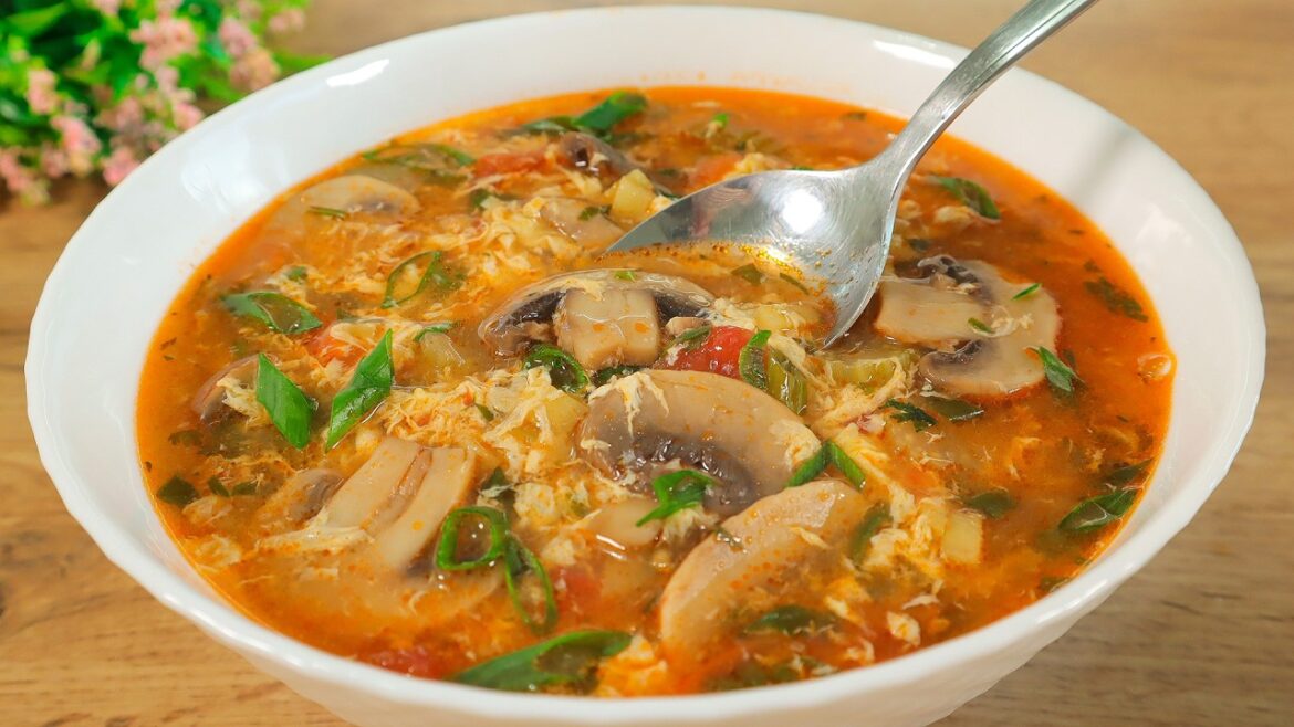 Pilzsuppe, der Bauchfett verbrennt, ich habe in einem Monat 10 Kilogramm abgenommen. Gemüsesuppe. Pilzsuppe, der Bauchfett verbrennt, ich habe in einem Monat 10 Kilogramm abgenommen. Gemüsesuppe.