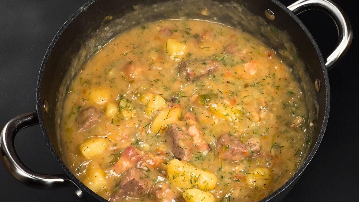 Traditional Beef and Onion Stew Recipe. Detailed recipe for Beef and Onion Stew.