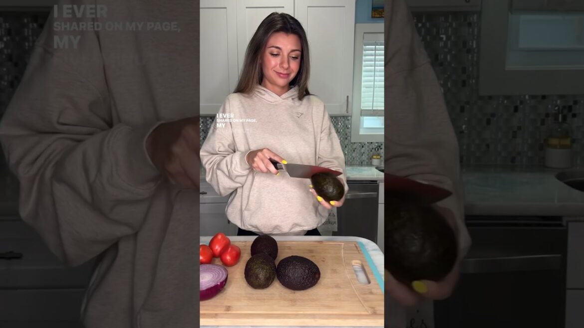 5 Ingredient Avocado Feta Dip | Recipe details in the description 5 Ingredient Avocado Feta Dip | Recipe details in the description