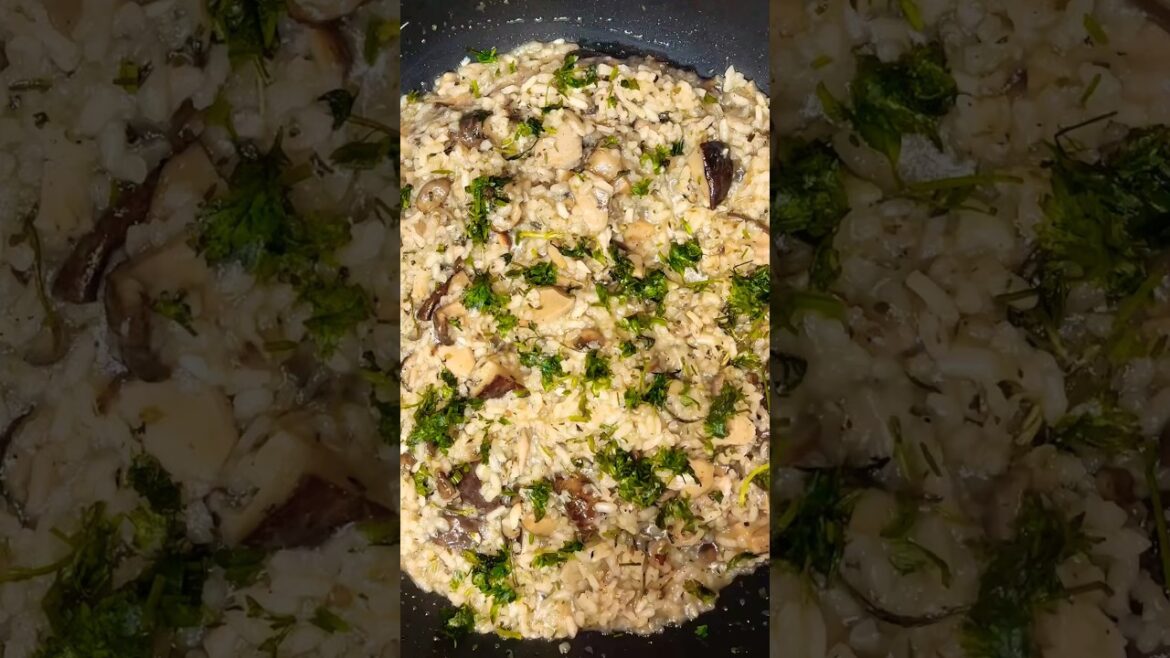 Creamy mushroom risotto #mushroomrecipe #mushroomrisotto #risottorecipe #italianfood #italy