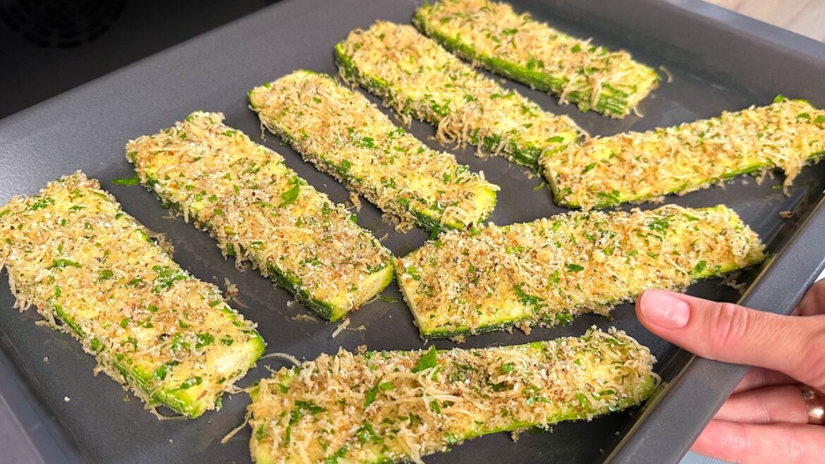 They are so delicious that I cook these zucchini all summer! Recipe in 3 minutes!