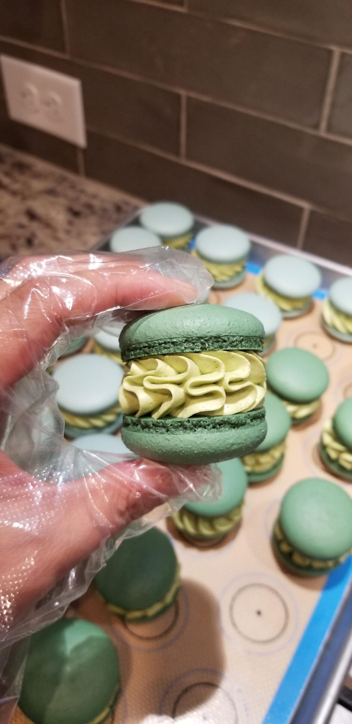 Matcha fatty macarons
