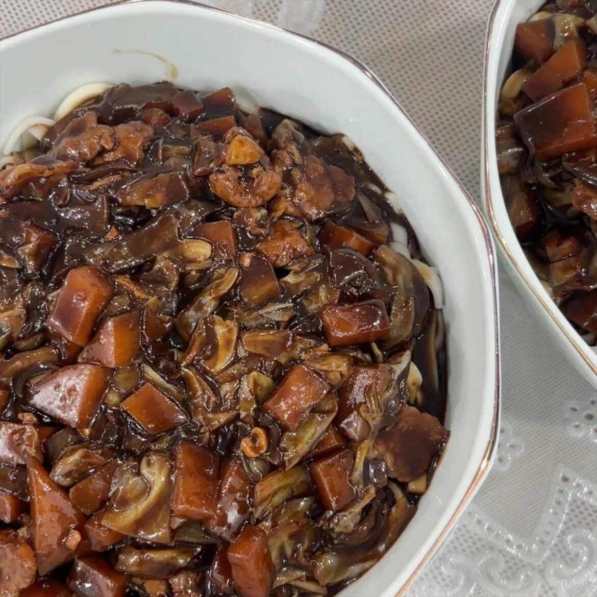 I made my own jjajangmyeon. It was so-so