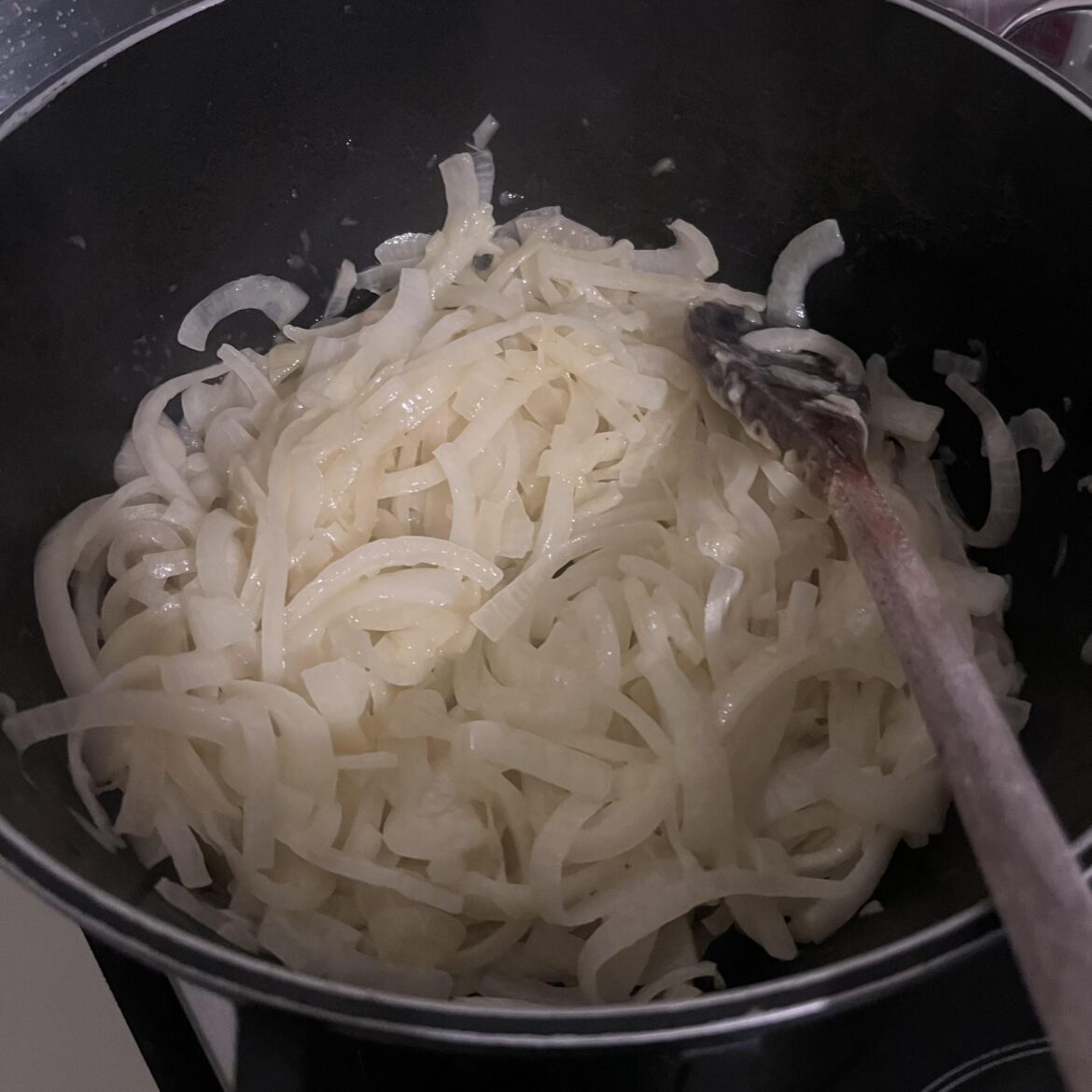 French onion soup in the making 😼