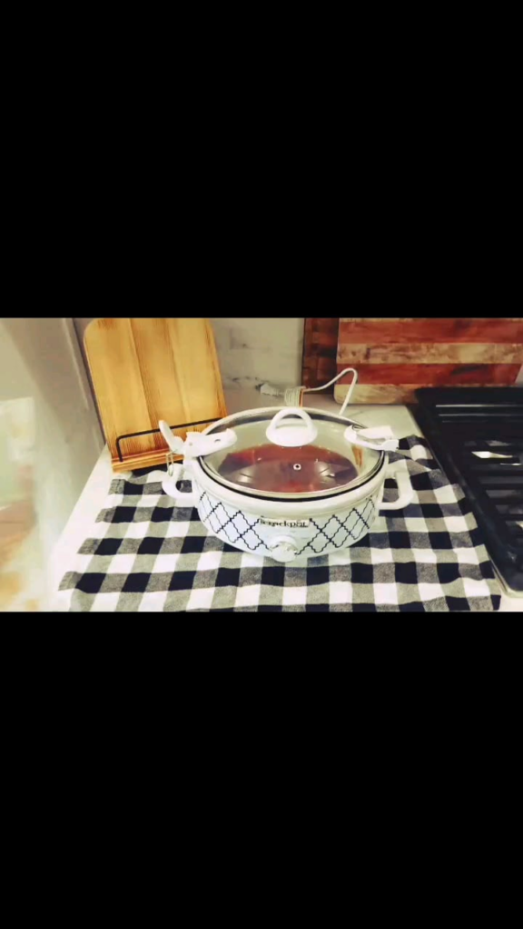 Slow Cooker Barbeque Pork Chops | Julia Pacheco 💞