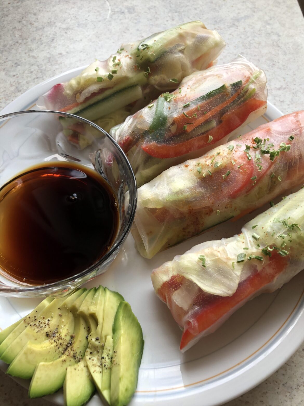 first try @ raw vegan spring rolls. 350 calories for the whole thing. definitely not small a lot to eat and very very filling