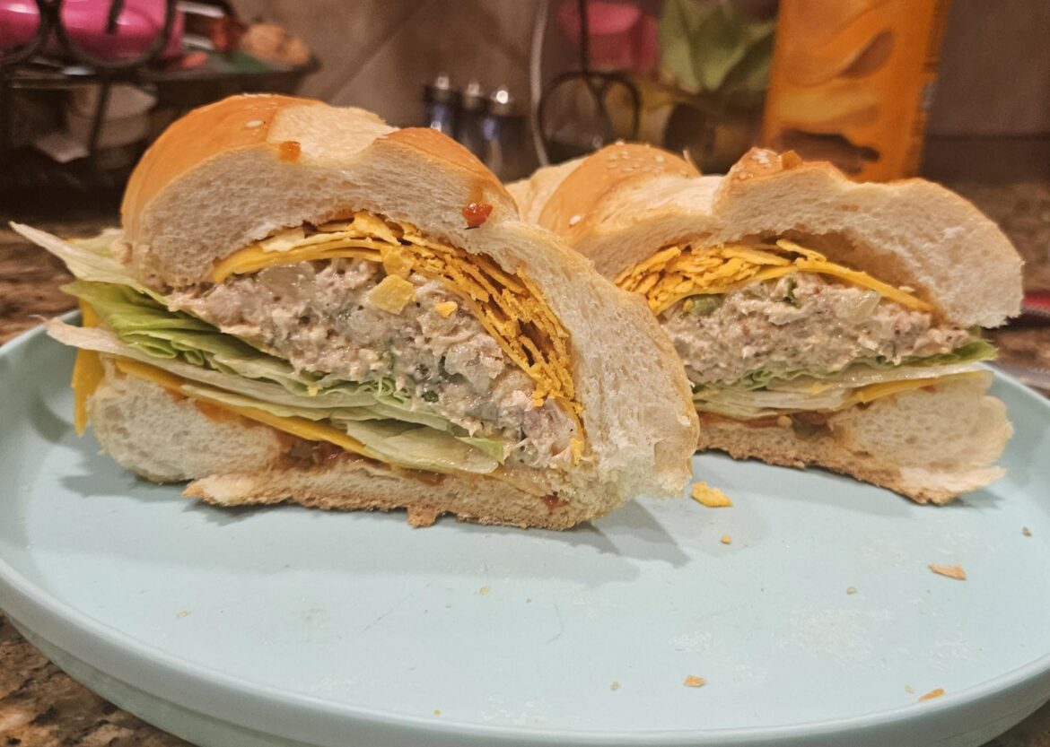 The trick is to hide the chips between the bread and the cheese so they don't get soggy 🧠👈