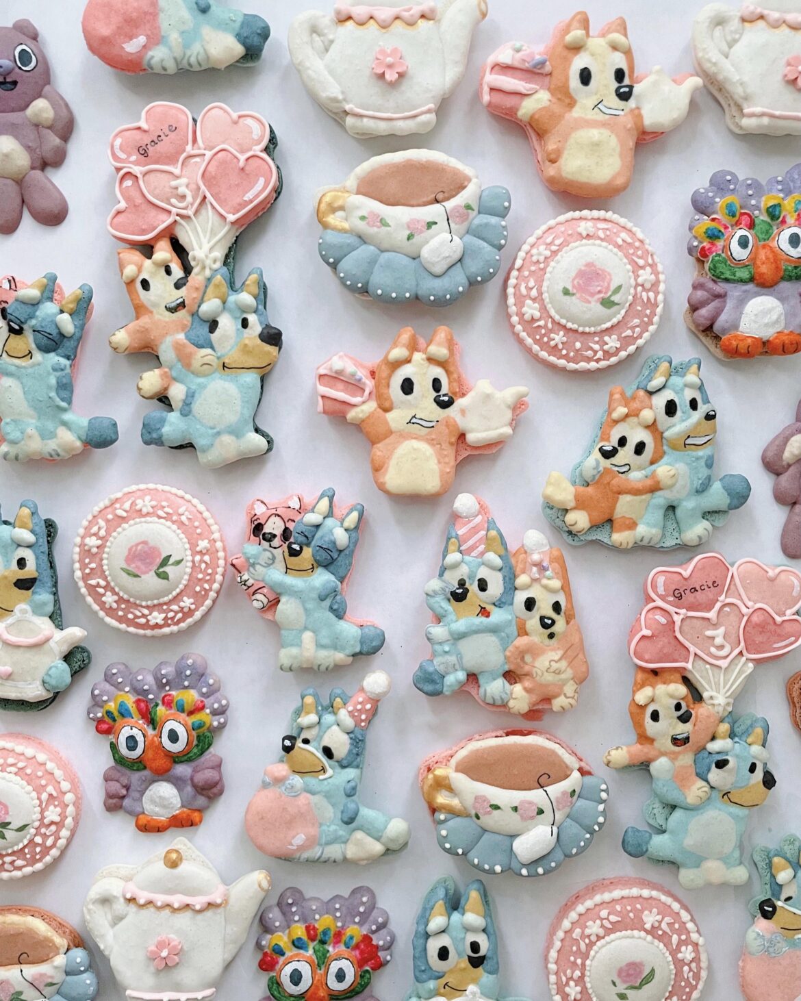 Bluey Bridgerton macarons
