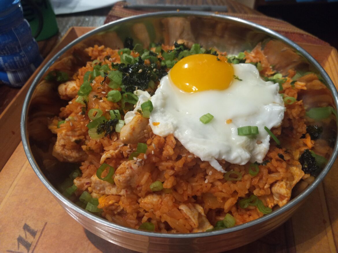 One of my all time favorites here. 김치 볶음밥.