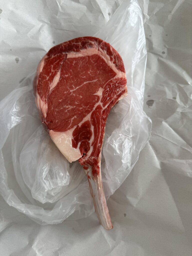 Tomahawk – first sous vide steak – 4h @ 54c Tomahawk - first sous vide steak - 4h @ 54c
