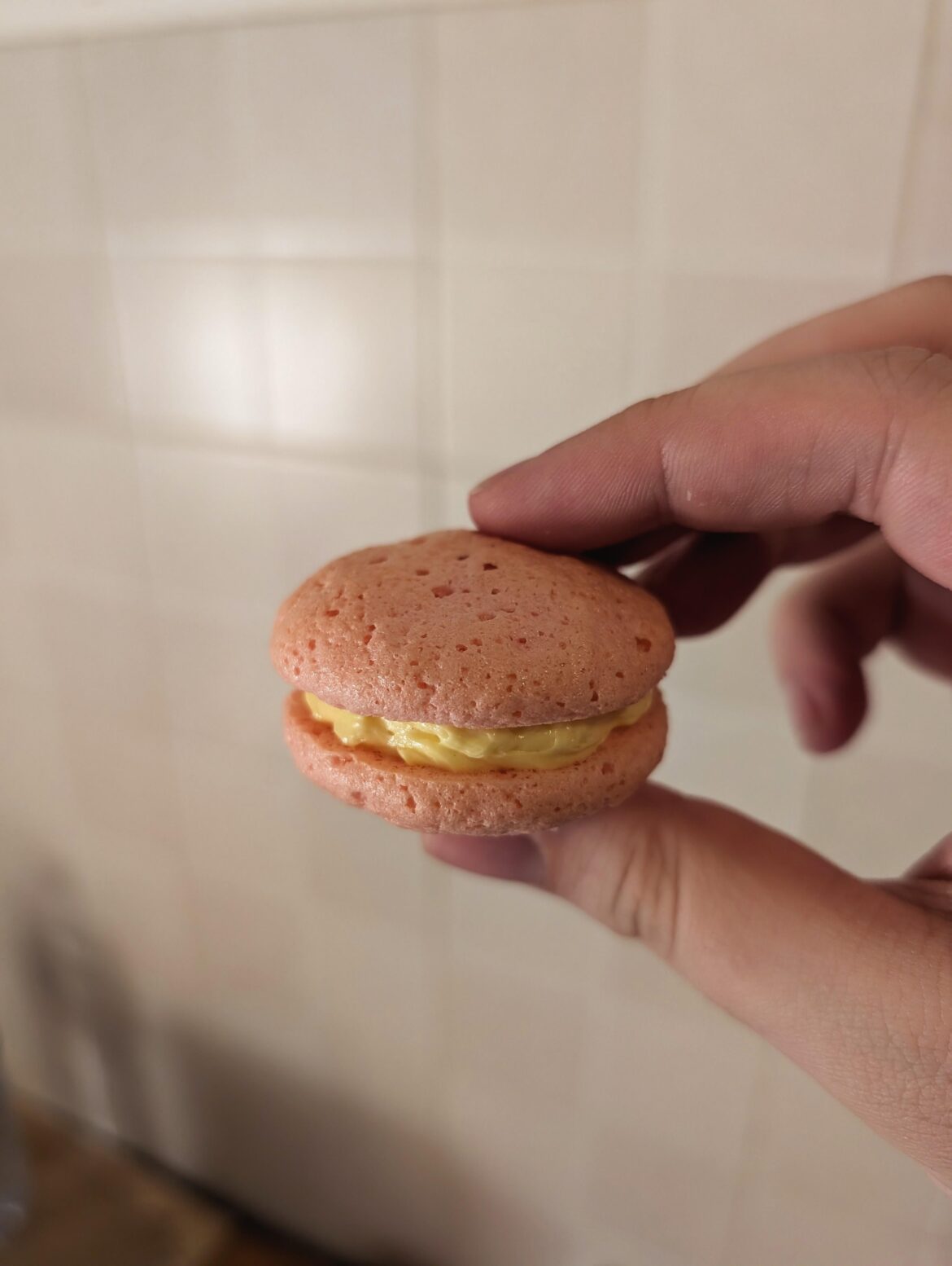 First attempt... quite bad, no feet at all and not smooth :/ (tastes good tho)