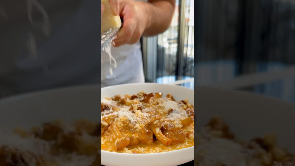 Risotto chanterelles / girolles with chorizo #asmr #cooking #shorts Risotto chanterelles / girolles with chorizo #asmr #cooking #shorts