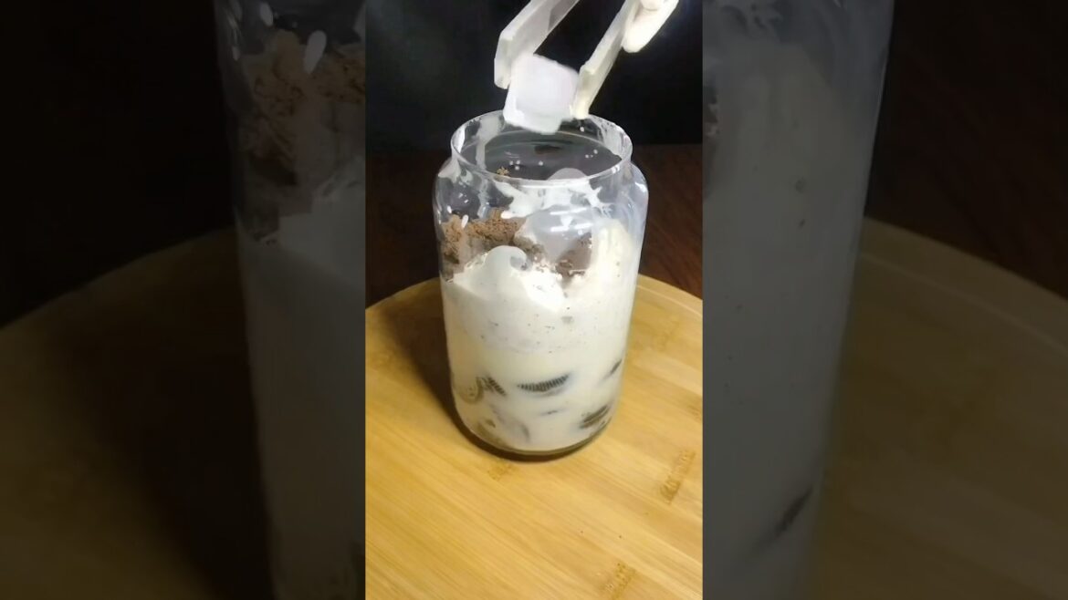 Oreo milkshake Recipe #youtubeshorts #asmr #asmrsounds