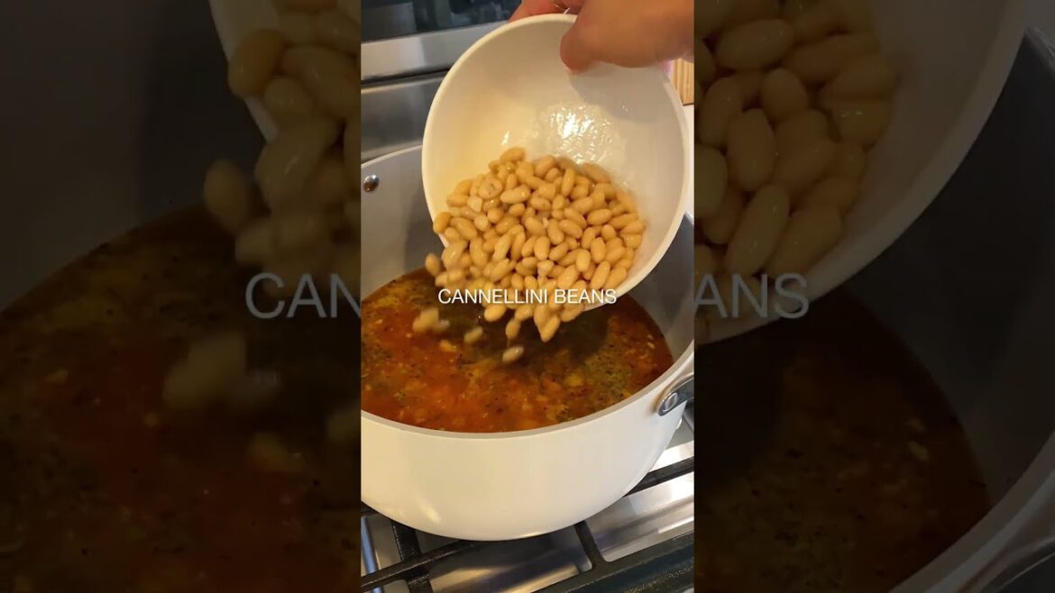 Creamy Tuscan White Bean & Kale Soup (1 Pot!) | Minimalist Baker Recipes