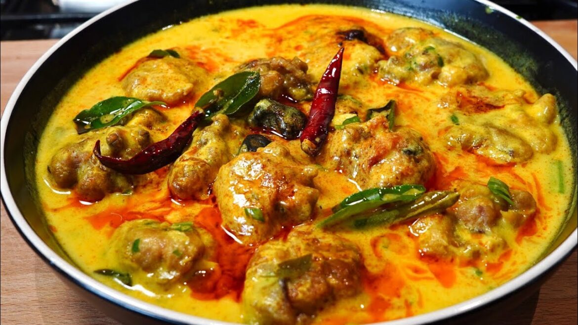 Tips & Tricks To Make Perfect PUNJABI KADHI PAKORA | YOGURT CURRY With Fritters Tips & Tricks To Make Perfect PUNJABI KADHI PAKORA | YOGURT CURRY With Fritters