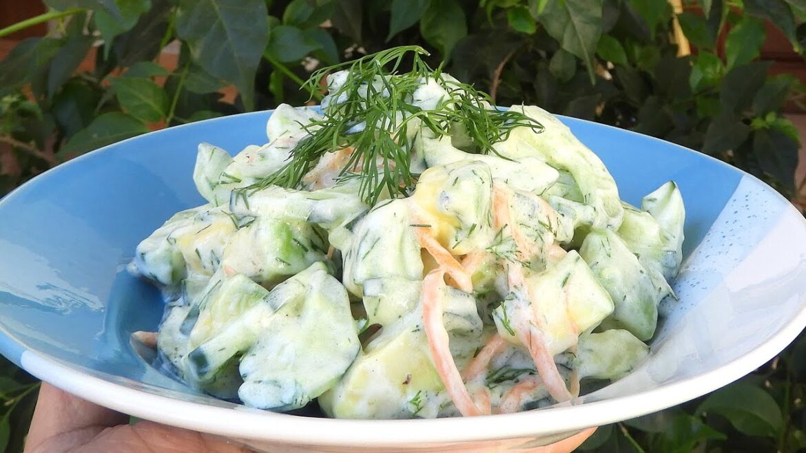 Cucumber and Greek yogurt simple and healthy