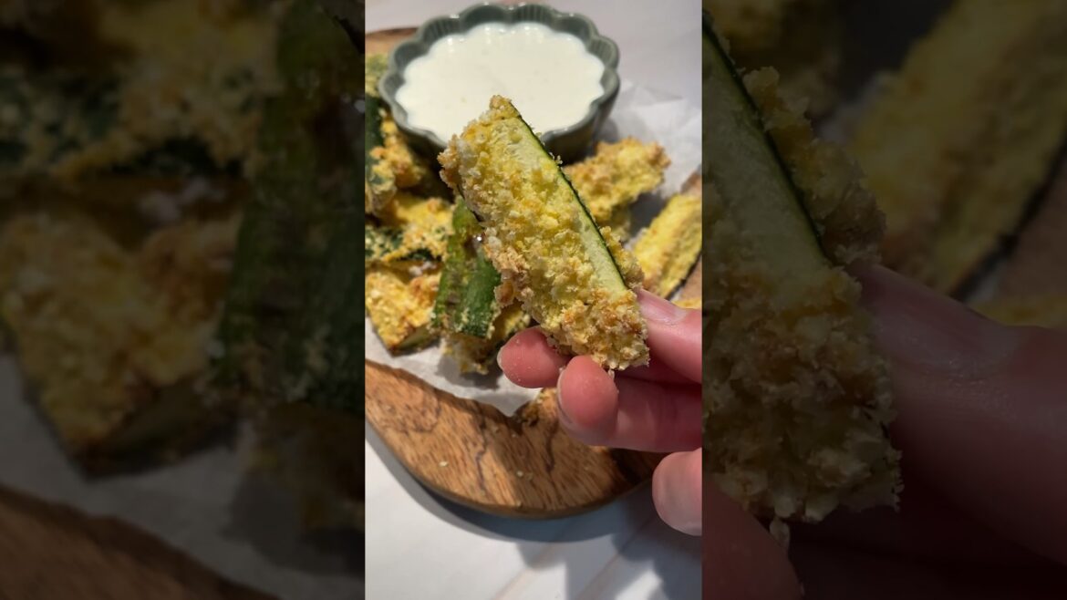 Baked& Guilt-Free: No-Oil CRISPY & HEALTHY ZUCCHINI FRIES! #shorts #food #easy