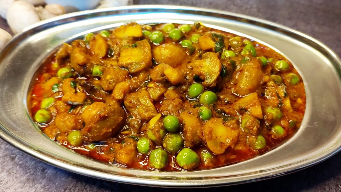 Mushroom matar masala