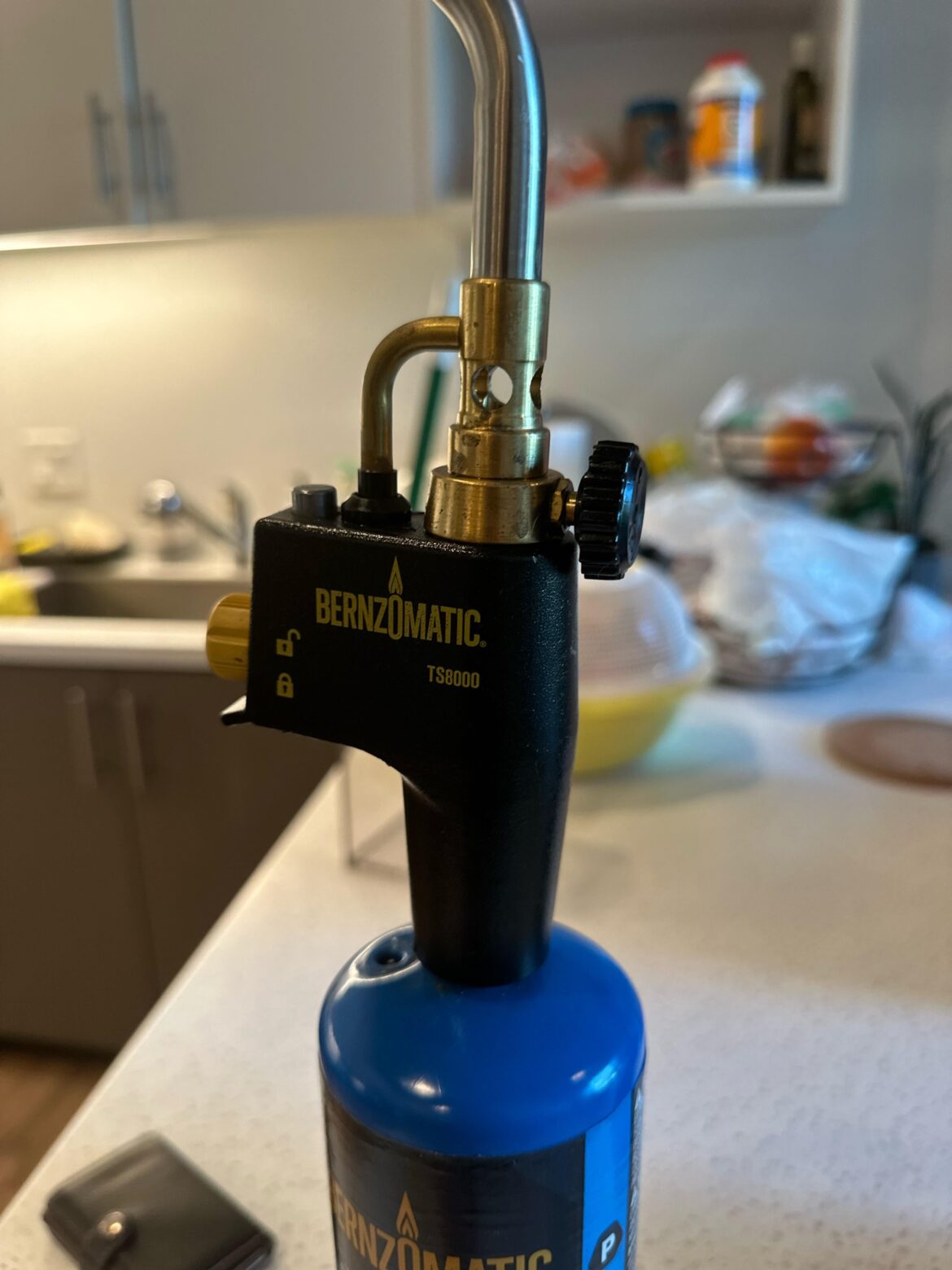 Valve in torch stuck, need help