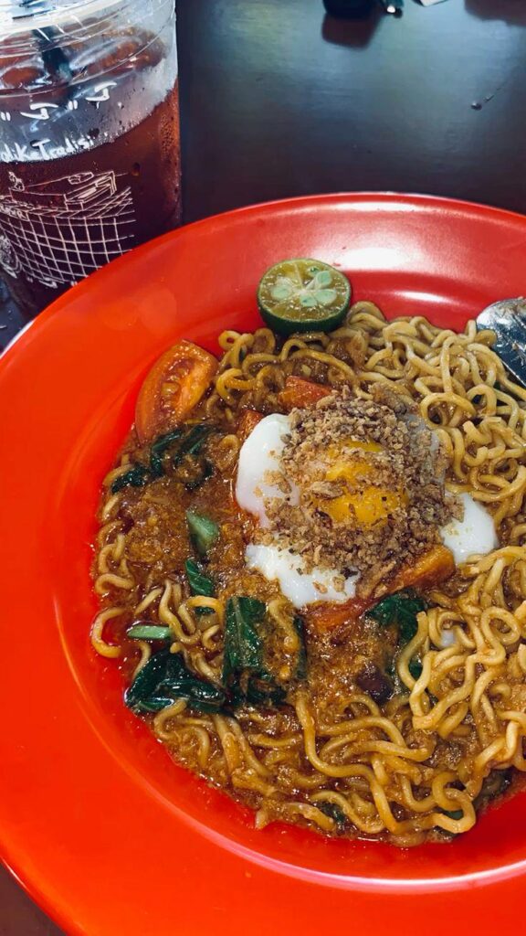 pancit canton with egg