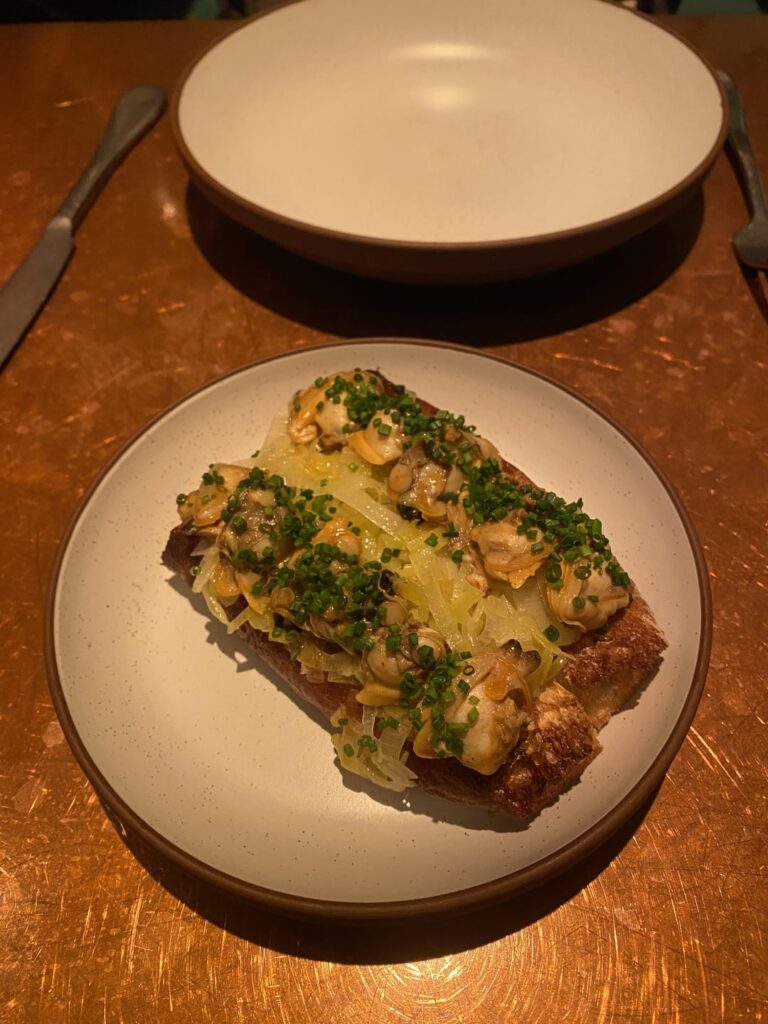 Bar Chelou in Pasadena