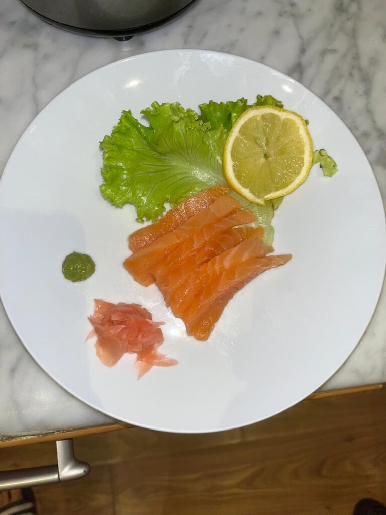 Sashimi and a Futomaki roll (handmade)