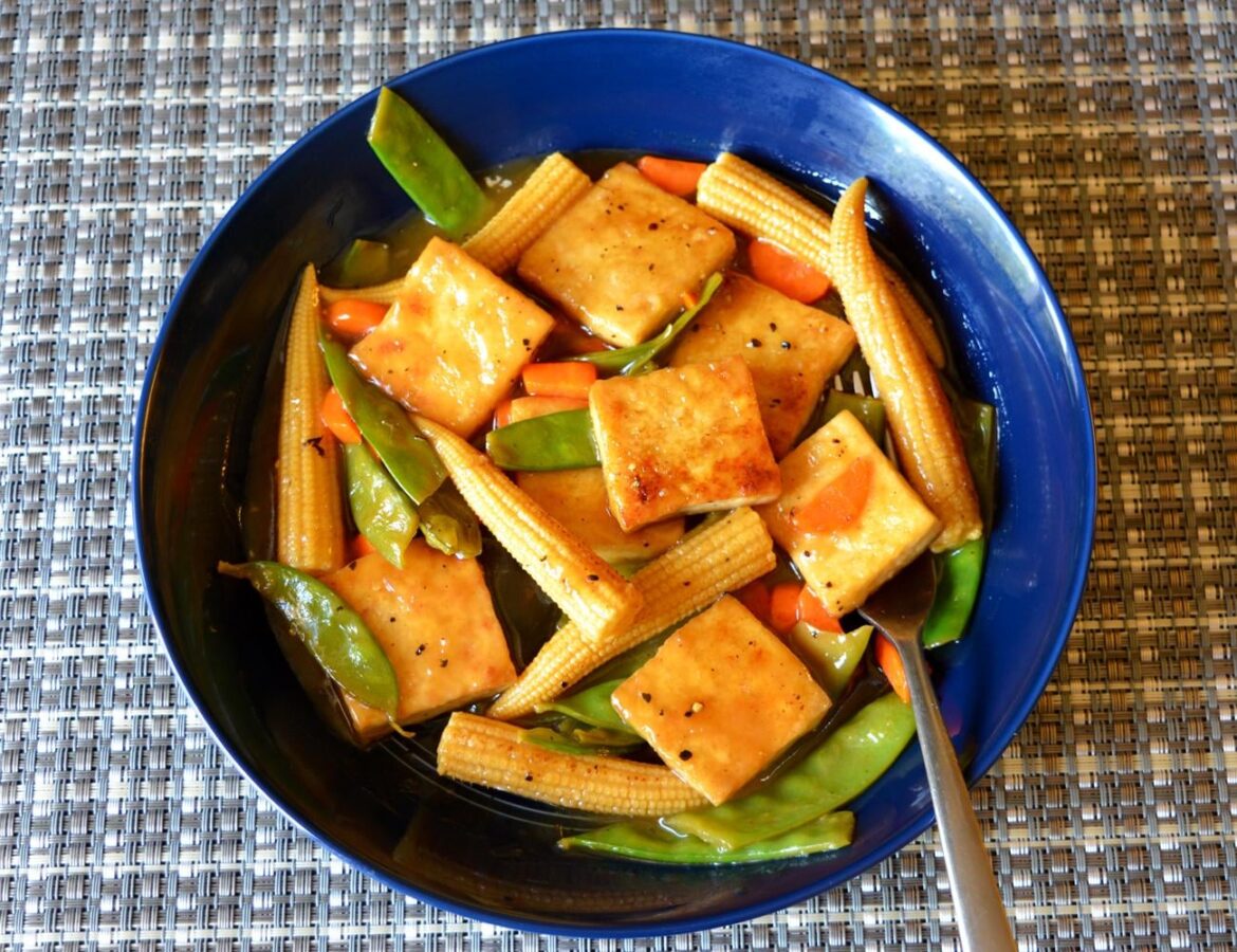303 cal, 25g protein. Lemon pepper tofu stir fry