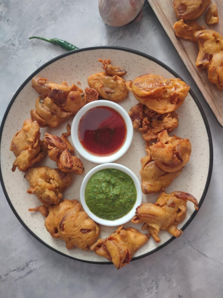 Rain and Onion Pakoda- Match made in heaven!
