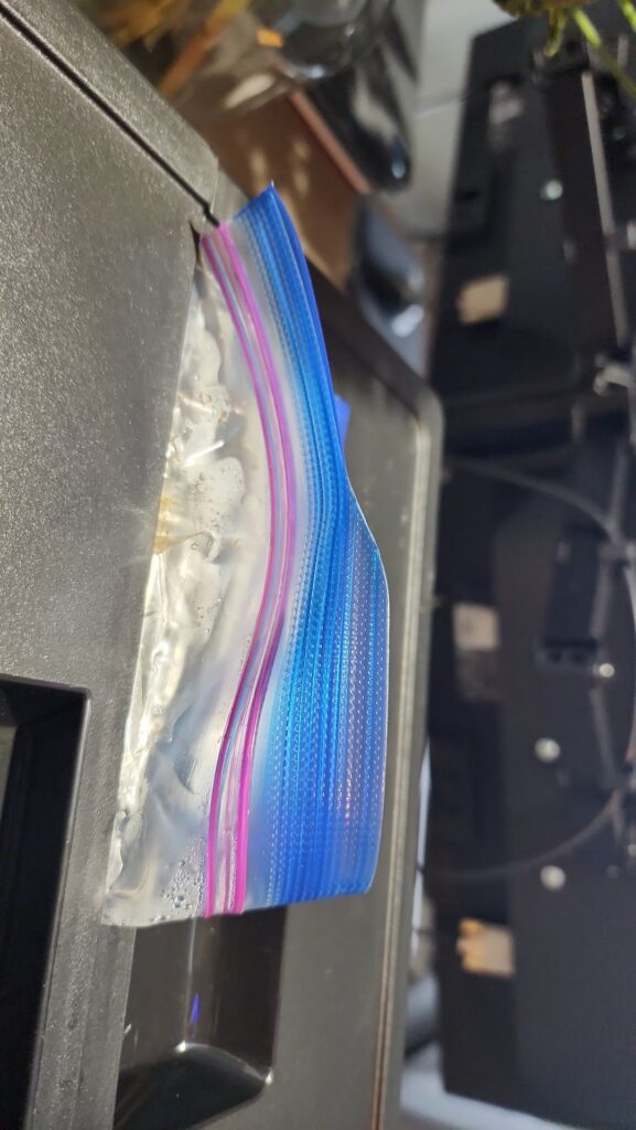 Top of Ziploc above waterline Top of Ziploc above waterline