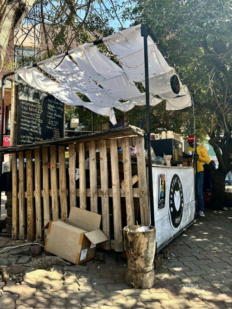 A coffee under the tree in Gaborone, Botswana🇧🇼