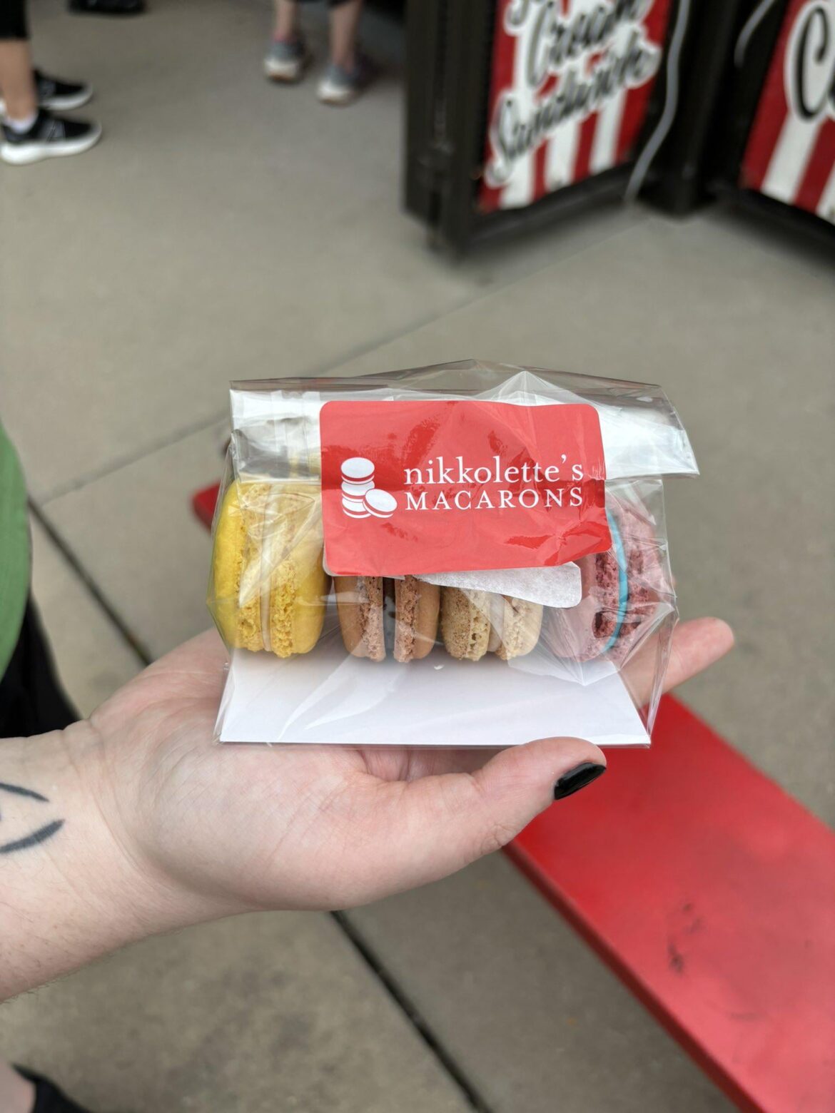 Nikolette’s Macarons has this cute little 4-pack with mini donut, root beer float, sweet corn and cotton candy flavored nuggets of goodness