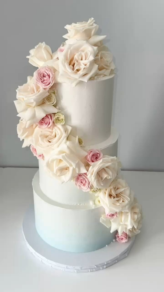 Anyone looking for a last minute wedding cake? NEED GONE ASAP Anyone looking for a last minute wedding cake? *NEED GONE ASAP*