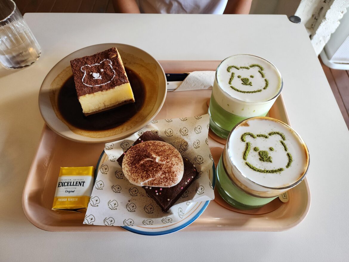 Went to a Quokka themed Cafe in Korea! Had matcha lattes and tiramisu!