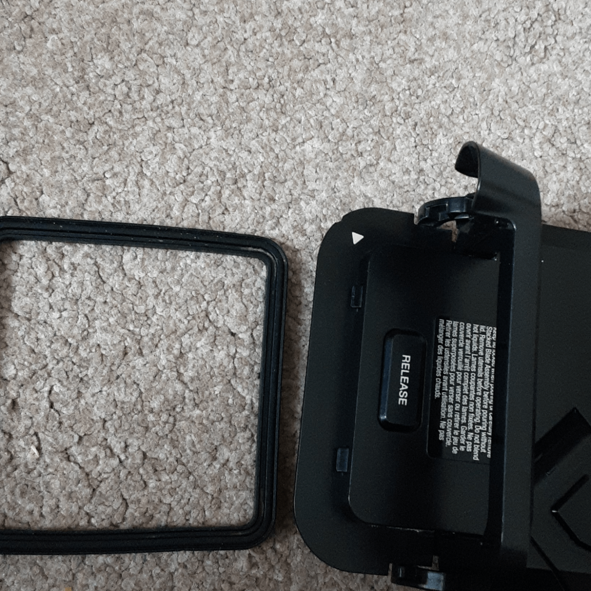 How to put the seal back into my ninja turtle blender