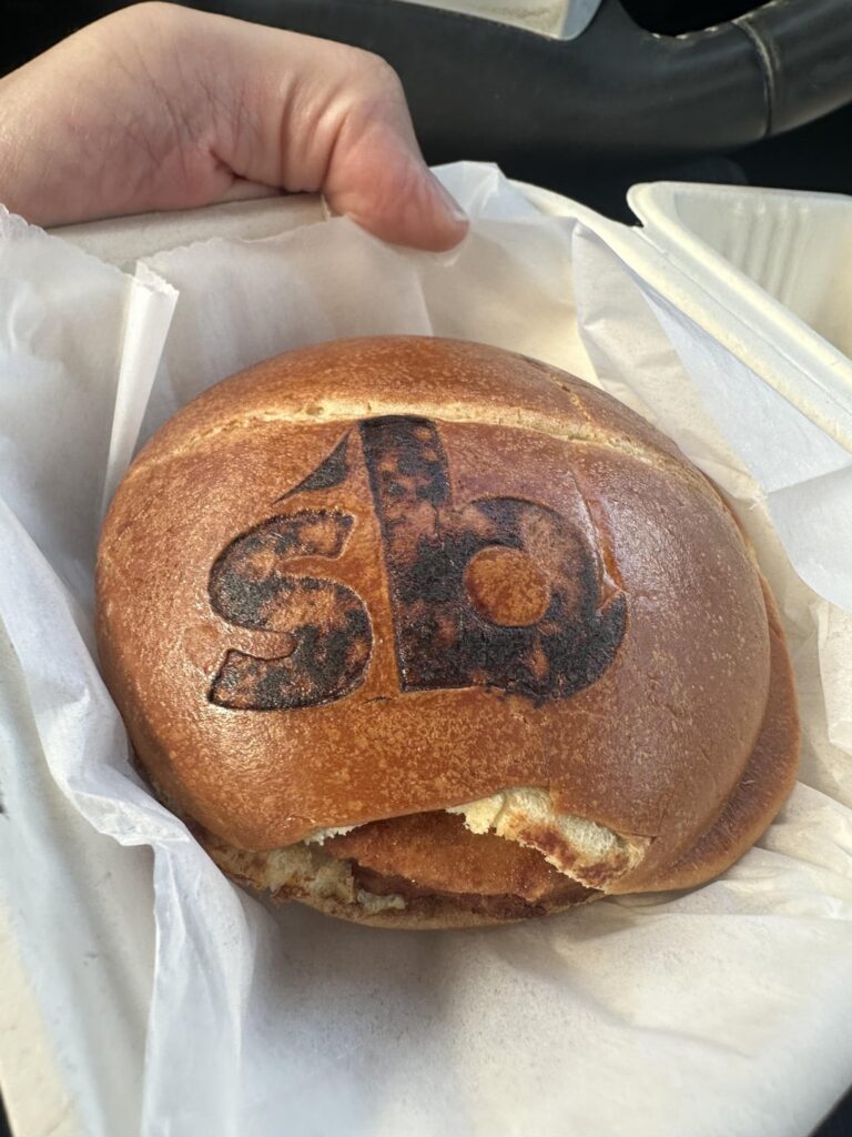 I tried spinning buns burger joint 🌀🍔🌀