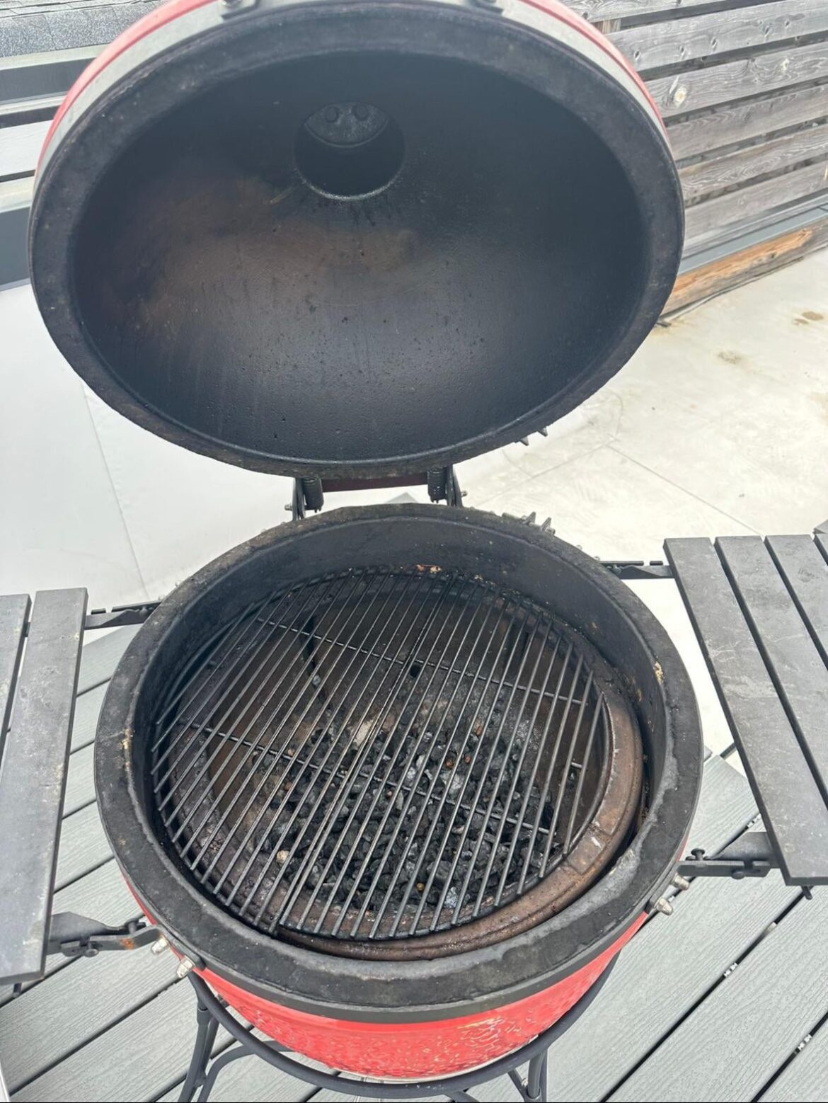 Is this used Kamado Joe Classic 1 condition good enough? Is this used Kamado Joe Classic 1 condition good enough?