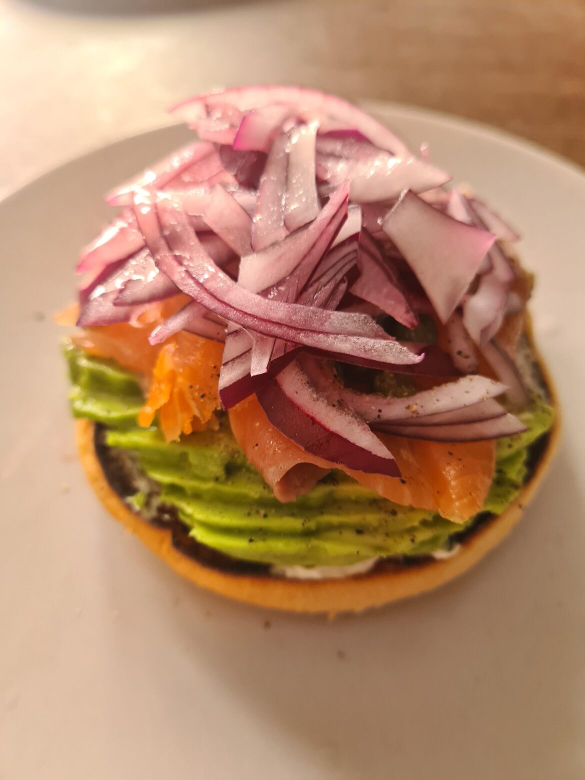 Onoins with smoked salmon