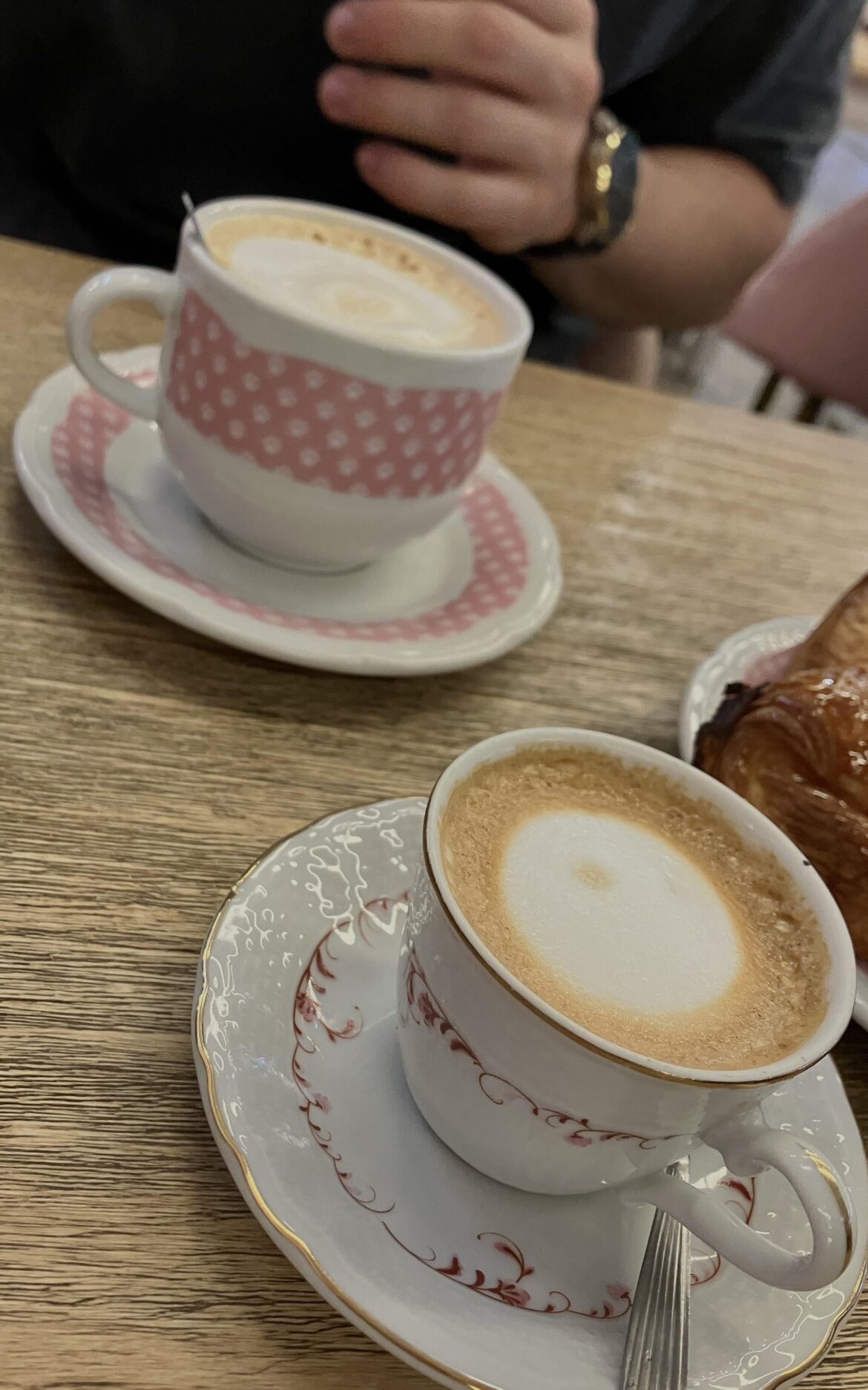 you can't miss the coffee