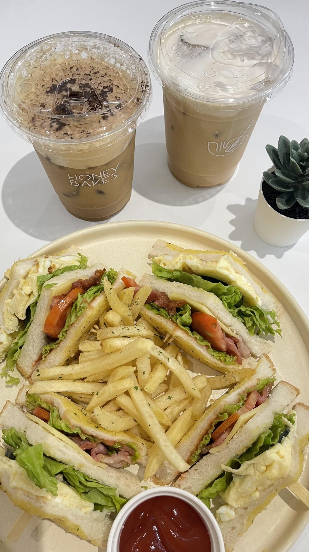 One of my favorite coffee shop/Kapehan - Honey Bakes