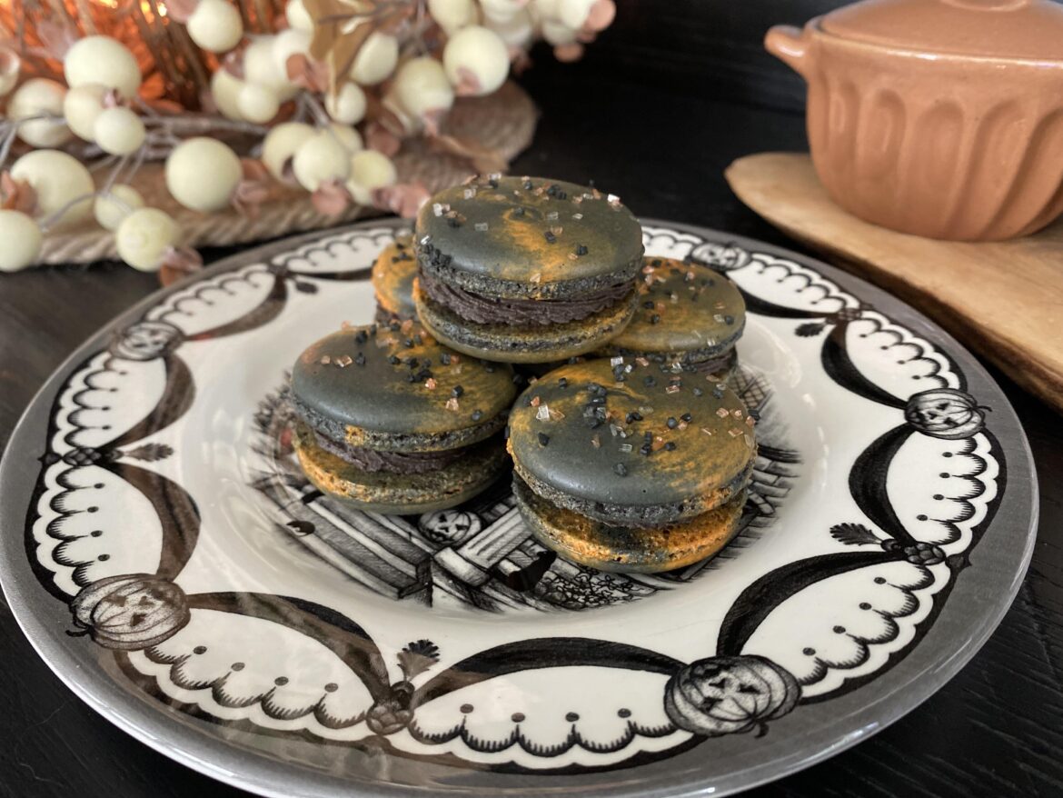 Halloween inspired Macarons!💀👻🎃