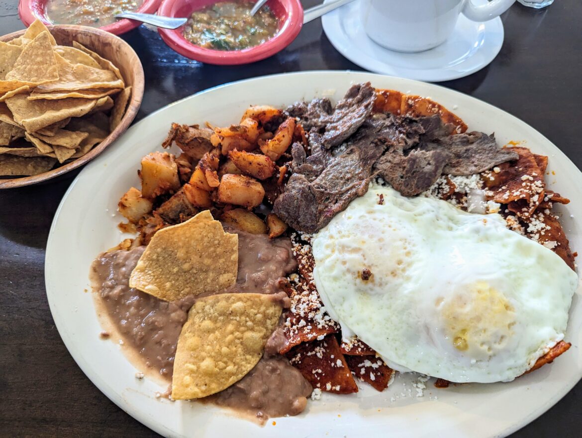 Chilaquiles @ El Huarachito