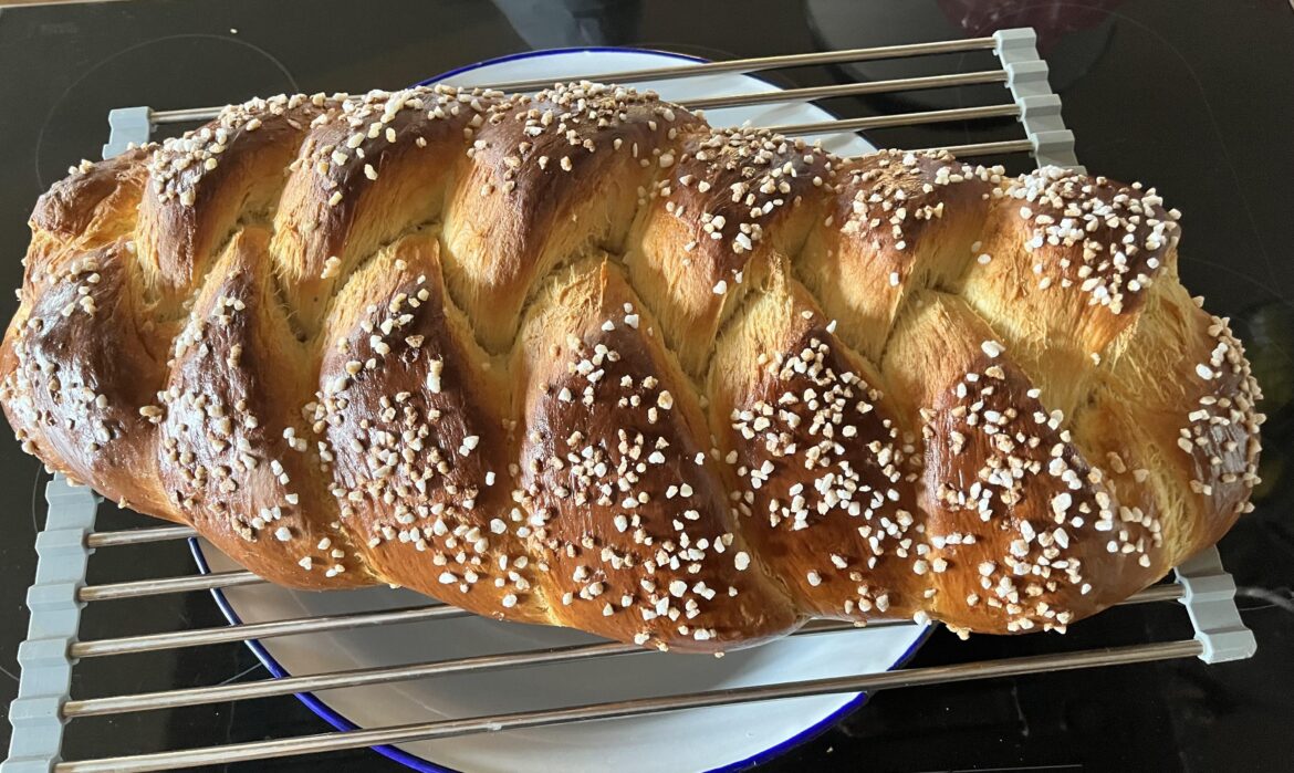 sweet braided bread („Hefezopf“) for the weekend