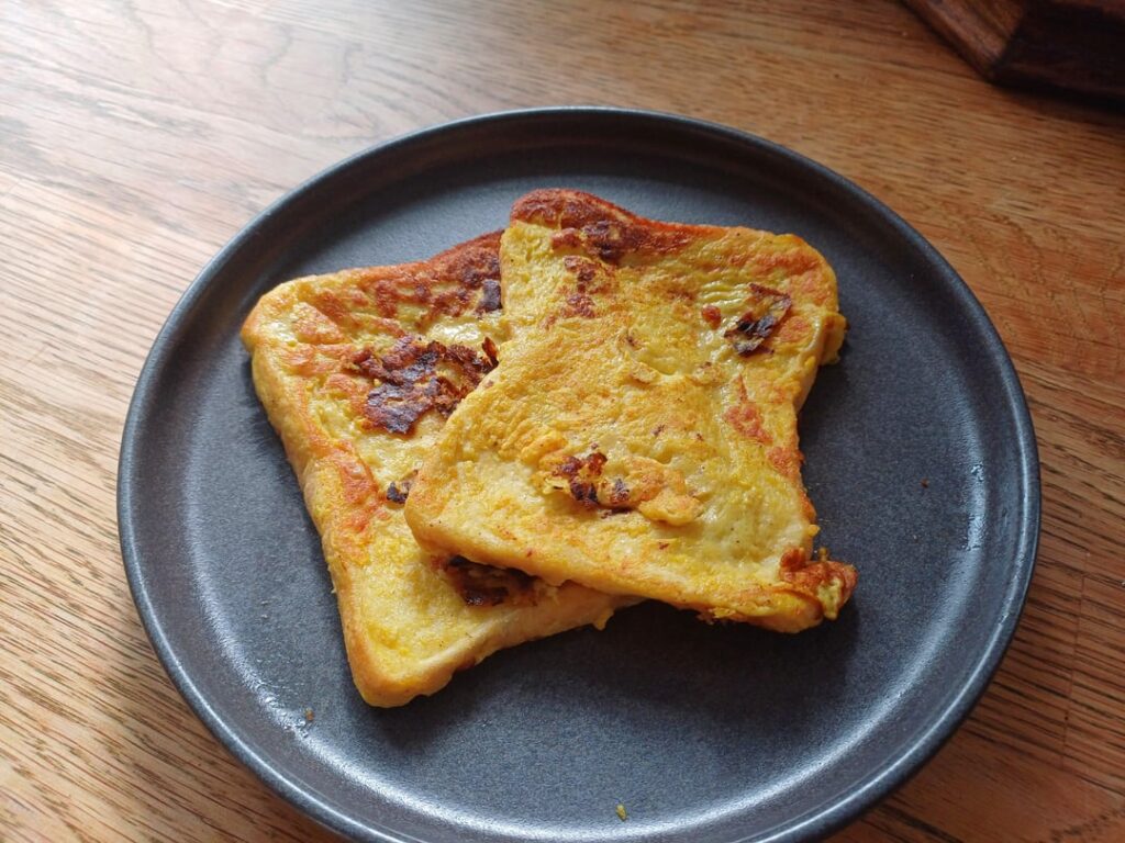 Vegan eggy bread and salad (406 calories) Vegan eggy bread and salad (406 calories)